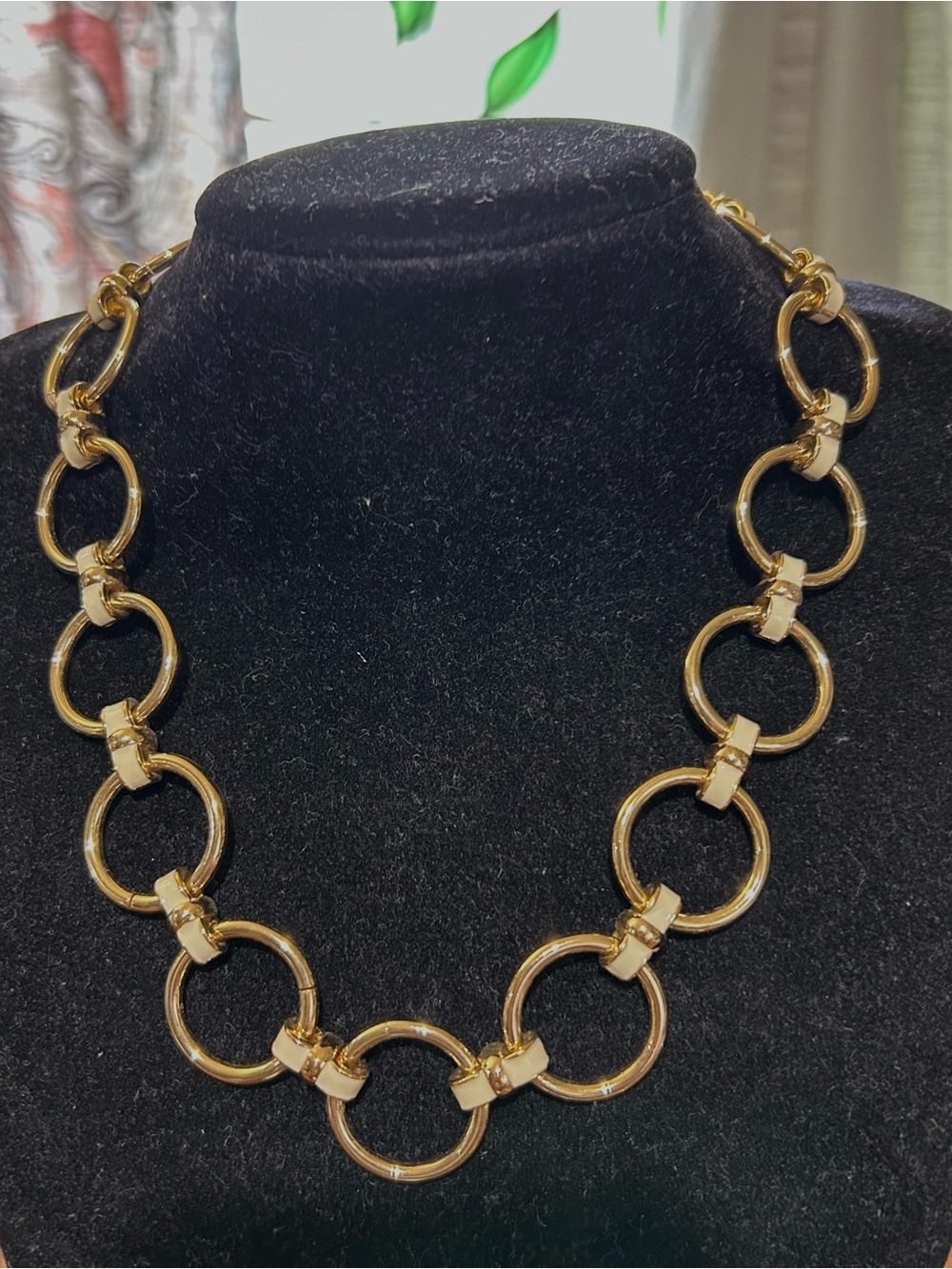 Banana Republic Y2K Circle Cream Enamel Link Necklace